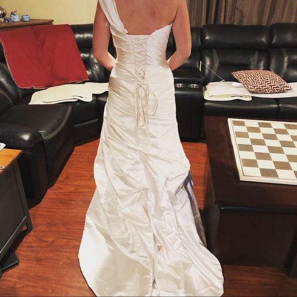 NWT wedding gown - Picture 5 of 8